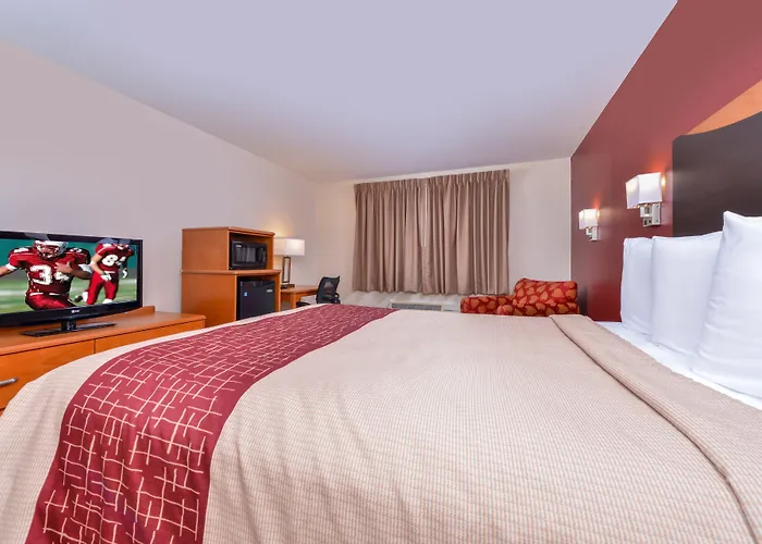 Red Roof & Danville, Il 2*